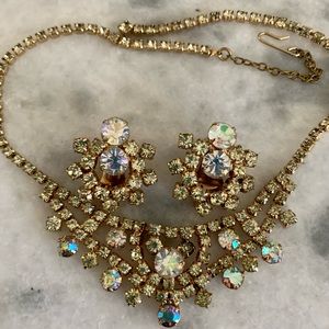 1950’s rhinestone necklace with clasp